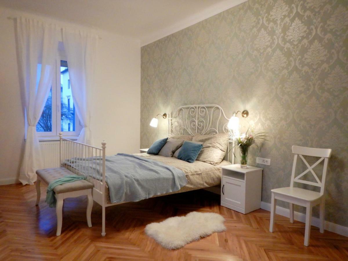 Poet'S Residence Ljubljana Luaran gambar